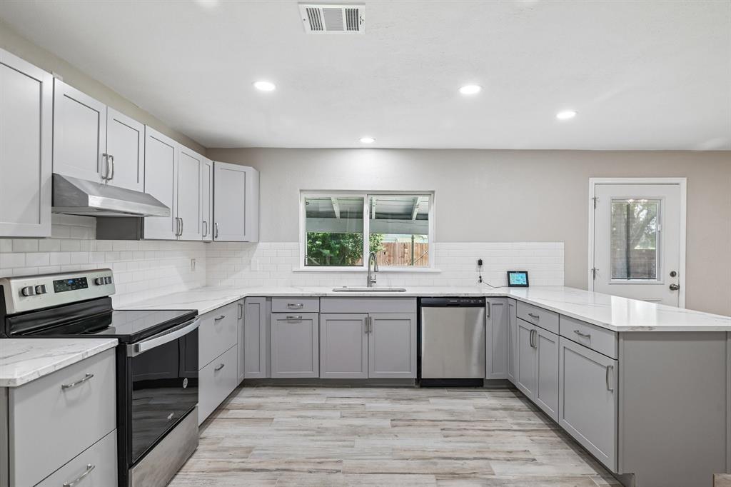 3049 Ravine Trail Carrollton, TX 75007 - Photo 12 of 27