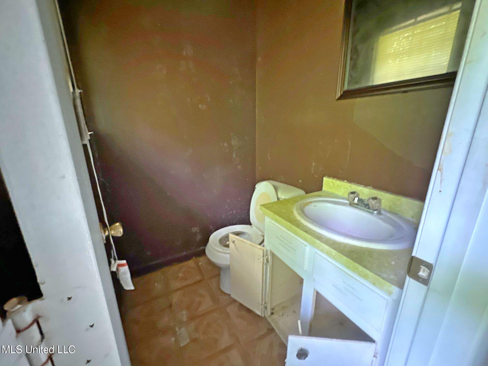 611 Chelsea Drive Jackson, MS 39212 - Photo 15 of 20 55-Aug 05 2025 02_53pm-Qnm2