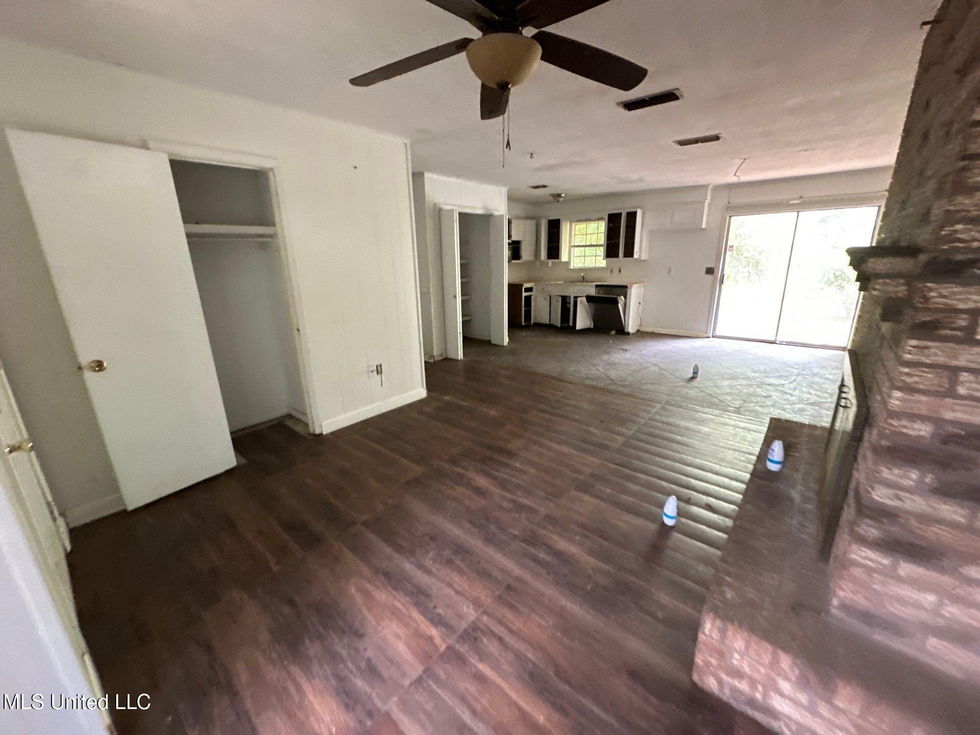 611 Chelsea Drive Jackson, MS 39212 - Photo 3 of 20 8-Aug 05 2025 02_50pm-fr8W