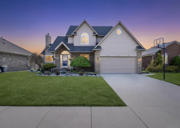 $429,900 | 49132 Stratford Drive, Chesterfield, MI 48047