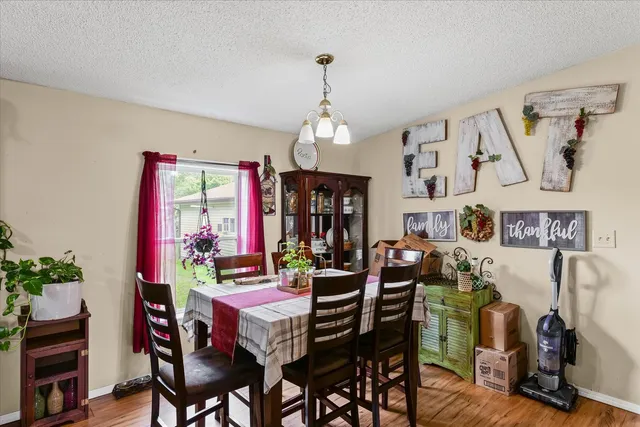 $105,000 | 705 West Park Street, Thomasboro, IL 61878