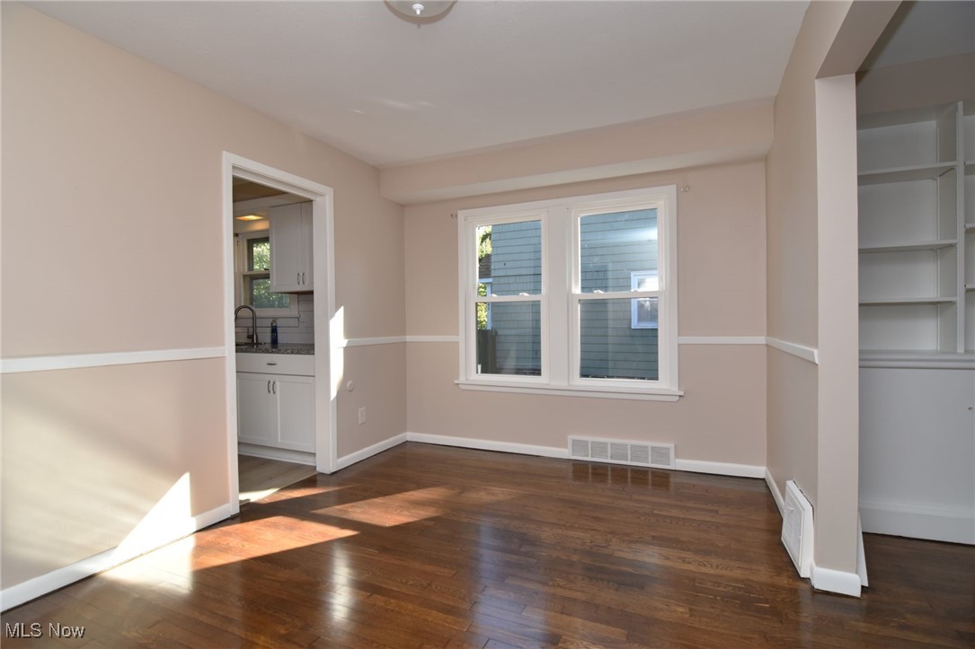 2559 Canterbury Road Cleveland, OH 44118 - Photo 6 of 30