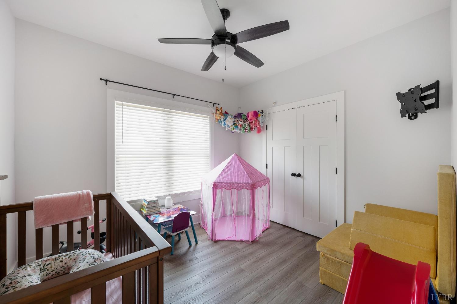 36 Porter Lane Forest, VA 24551 - Photo 18 of 25 a living room with furniture and a window