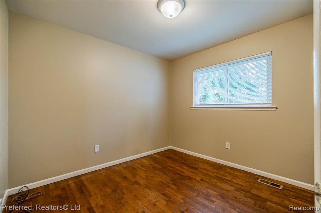 4045 Burns Street Inkster, MI 48141 - Photo 10 of 28