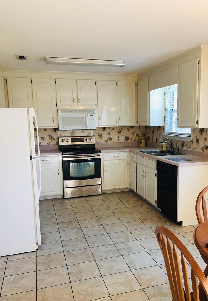 118 Hooper Cherry Road Dothan, AL 36301 - Photo 7 of 17