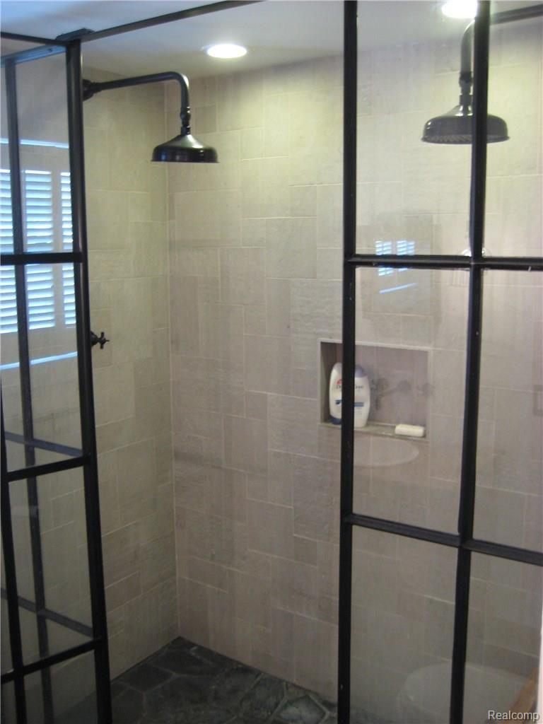 116 Kerby Road Grosse Pointe, MI 48236 - Photo 14 of 15 IMG_9476.JPG