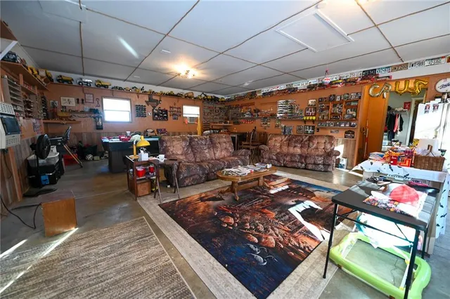 $1,100,000 | 610 South Hwy EE, El Dorado Springs, MO 64744