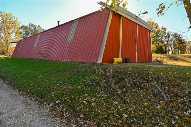 $1,100,000 | 610 South Hwy EE, El Dorado Springs, MO 64744