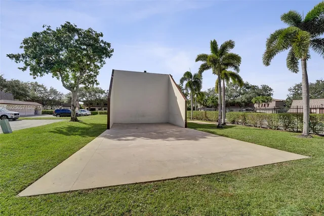 $2,950 | 9340 Southwest 61st Way, Unit B, Boca Raton, FL 33428