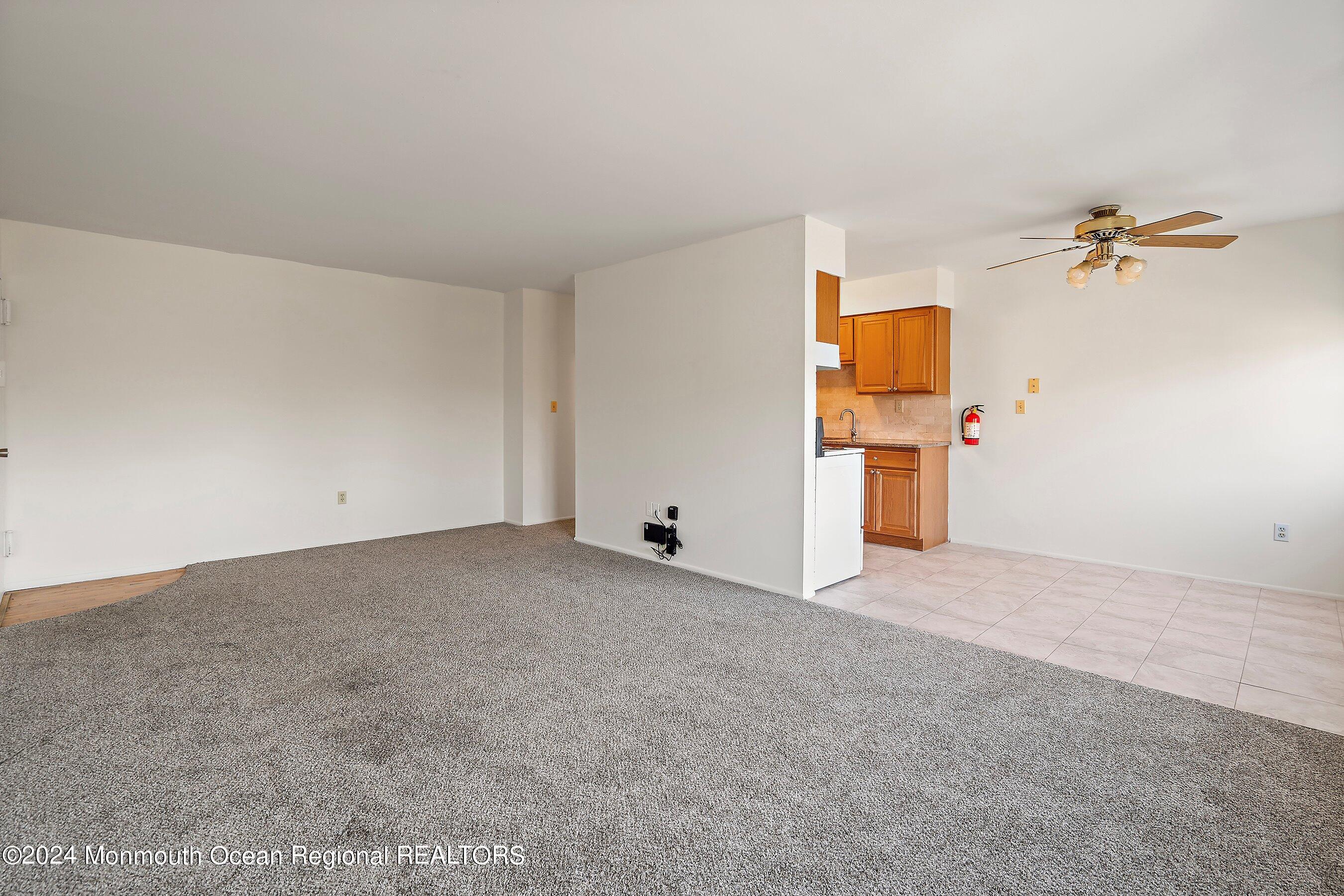 80 Manchester Court, Unit F Freehold, NJ 07728 - Photo 3 of 10