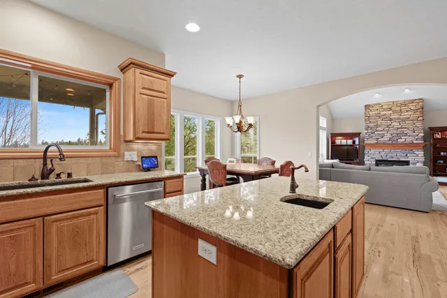 $847,500 | 13821 East Bellessa Lane, Spokane Valley, WA 99206