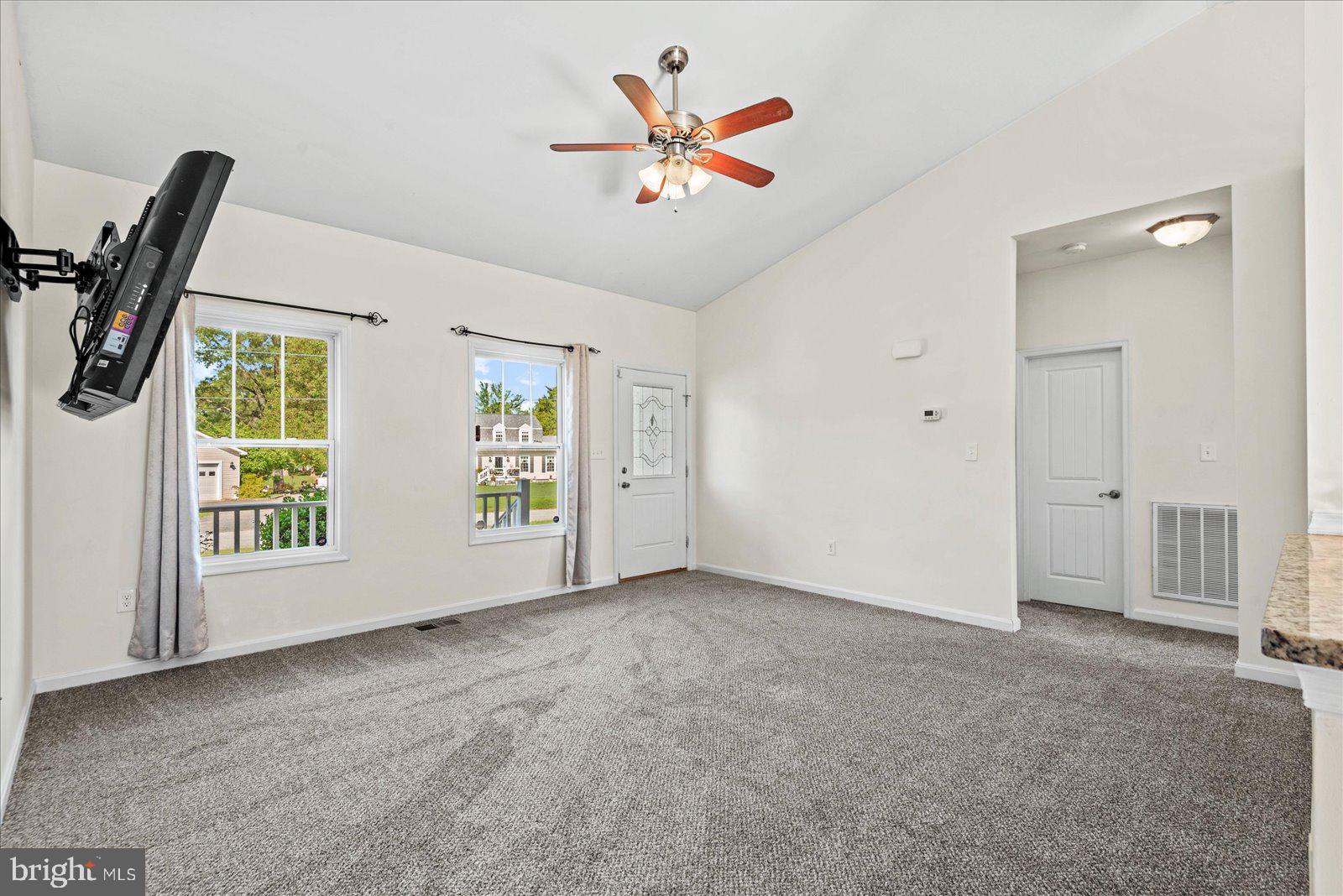 244 Richmond Road Colonial Beach, VA 22443 - Photo 5 of 29 Gallery Image 5