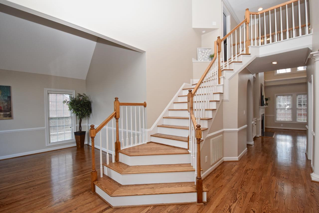 12421 Mayhurst Place Raleigh, NC 27614 - Photo 19 of 25 Stairway