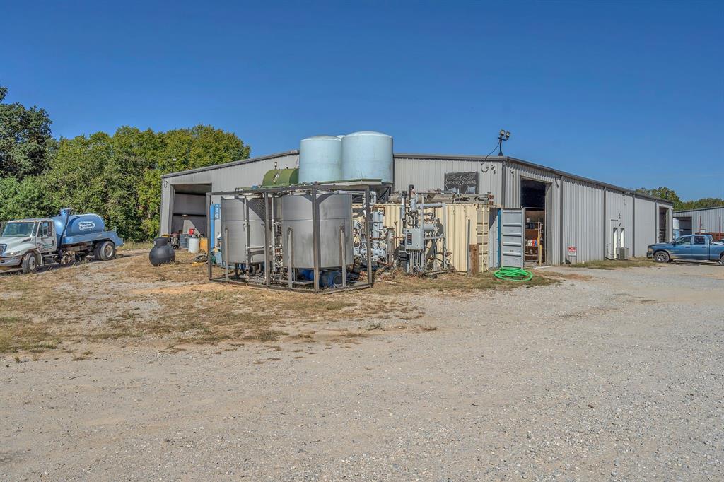 2522 Highway 287 Decatur, TX 76234 - Photo 12 of 25 a view of a house with a patio