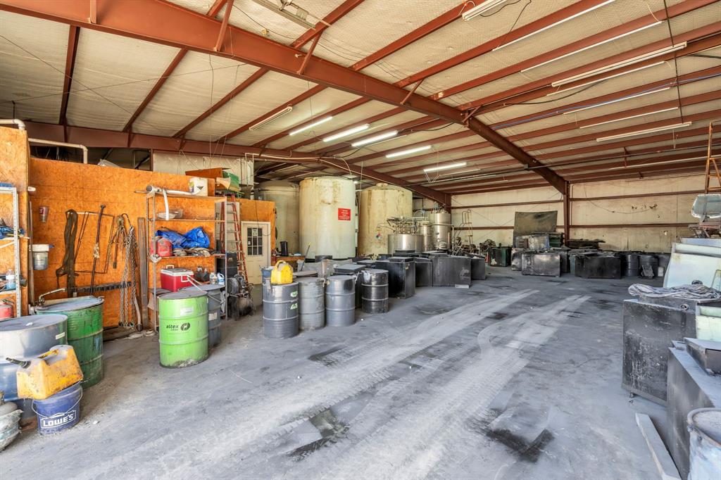 2522 Highway 287 Decatur, TX 76234 - Photo 16 of 25 a view of a room with lot of stuff