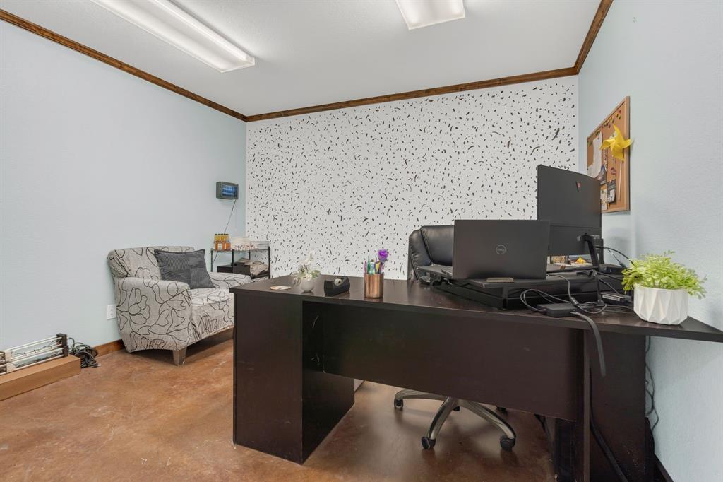 2522 Highway 287 Decatur, TX 76234 - Photo 25 of 25 a living room with furniture and a flat screen tv