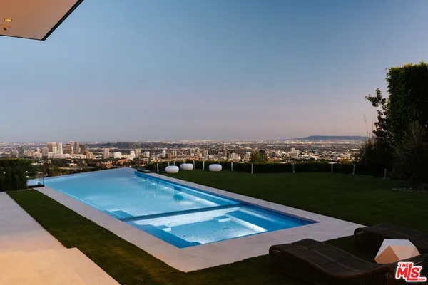 a view of a tennis court