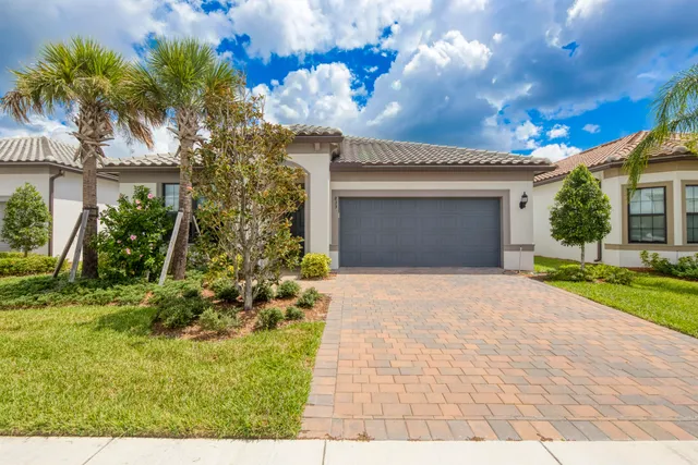 $519,900 | 833 Southeast Courances Dr Port, Port St. Lucie, FL 34984
