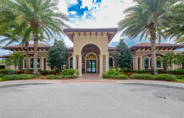 $519,900 | 833 Southeast Courances Dr Port, Port St. Lucie, FL 34984