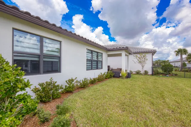 $519,900 | 833 Southeast Courances Dr Port, Port St. Lucie, FL 34984