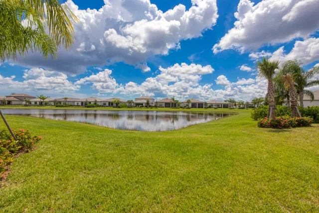 $519,900 | 833 Southeast Courances Dr Port, Port St. Lucie, FL 34984