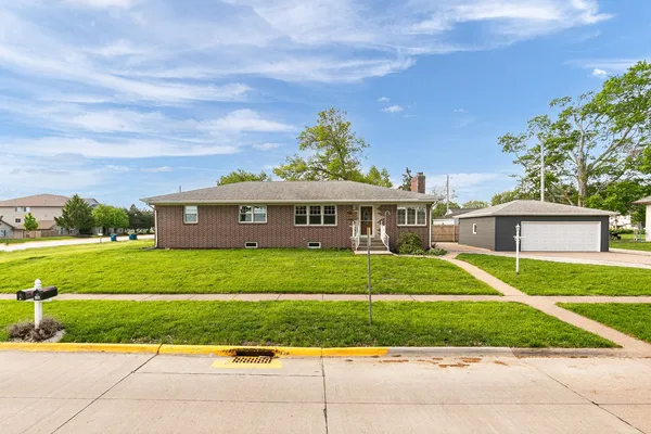 $395,000 | 105 West Price Street, Eldridge, IA 52748