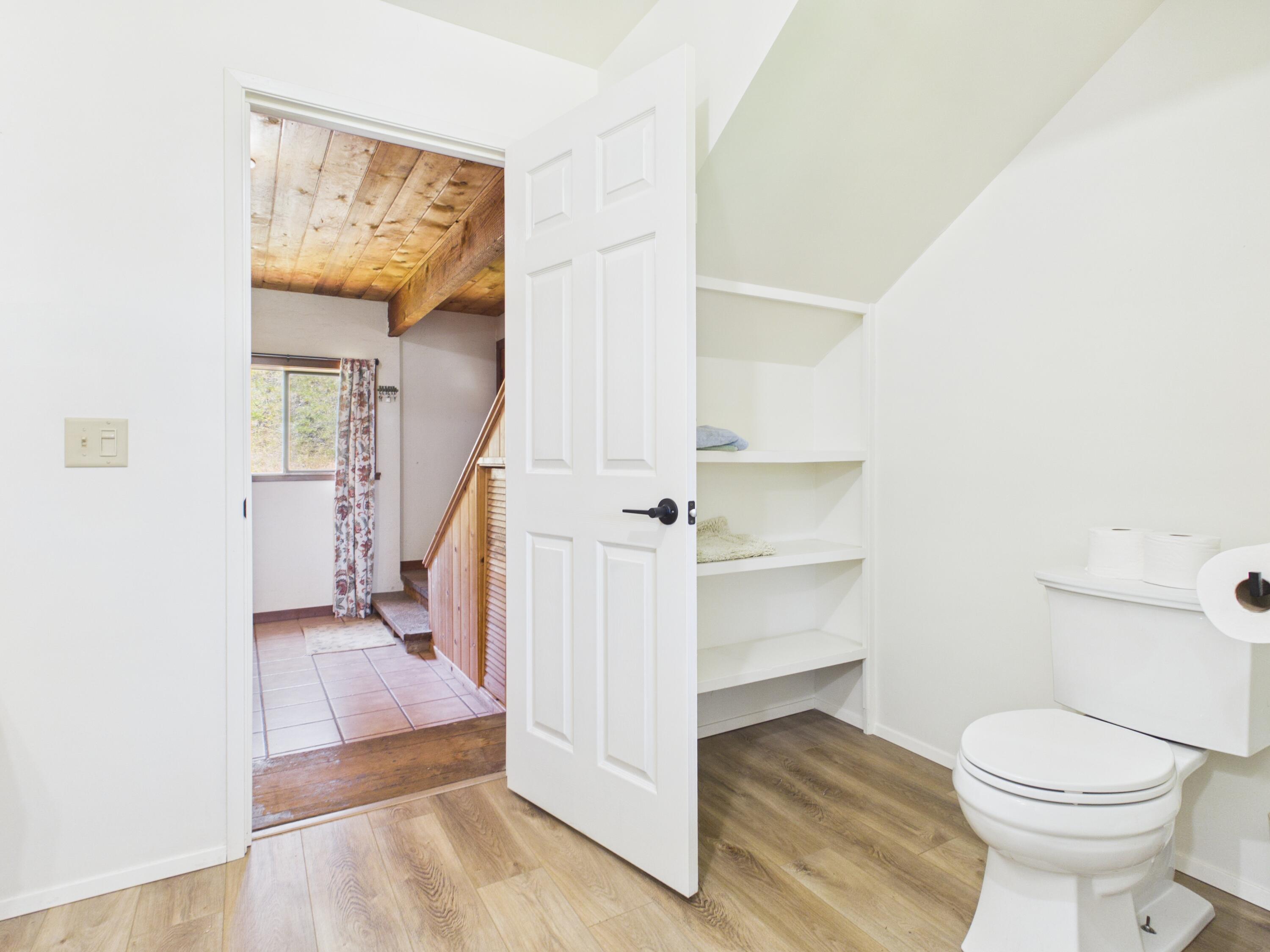 7926 Thomas Road Miranda, CA 95553 - Photo 45 of 83