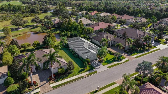 $789,000 | 7841 Valderrama Way, Lakewood Ranch, FL 34202