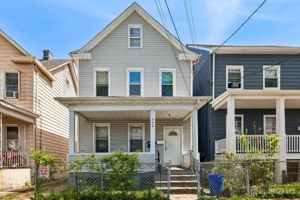 $2,200 | 660 Charles Street, Unit 2, Perth Amboy, NJ 08861