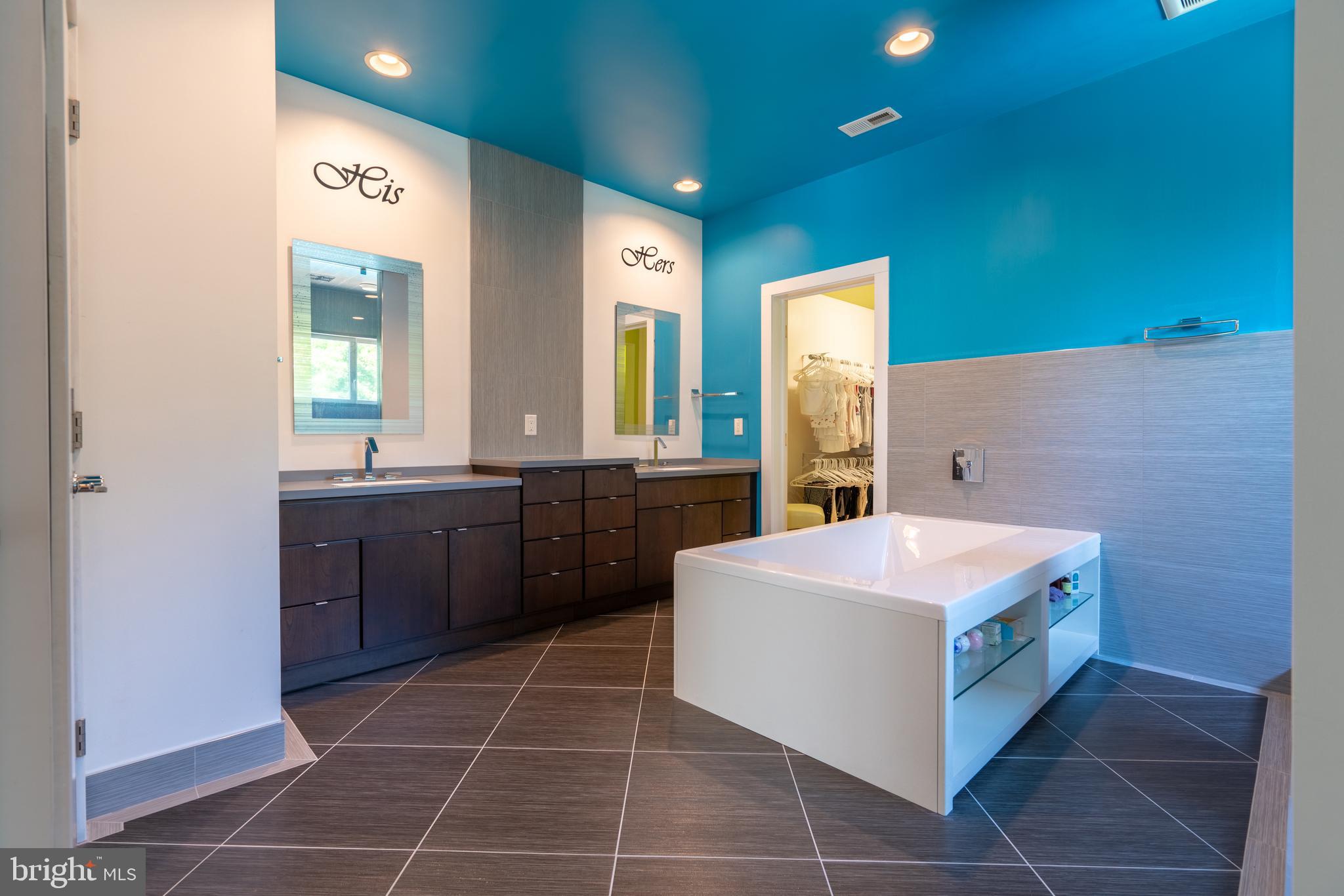 389 Eagle Road Newtown, PA 18940 - Photo 26 of 47 Owner's Luxury Spa Bathroom.