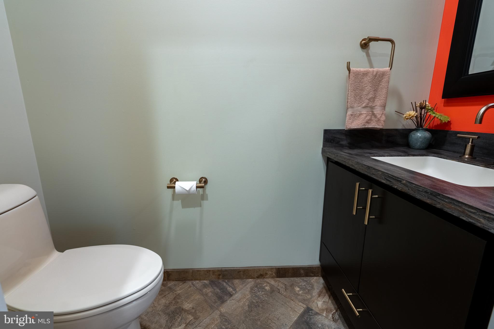 389 Eagle Road Newtown, PA 18940 - Photo 36 of 47 Powder room 1