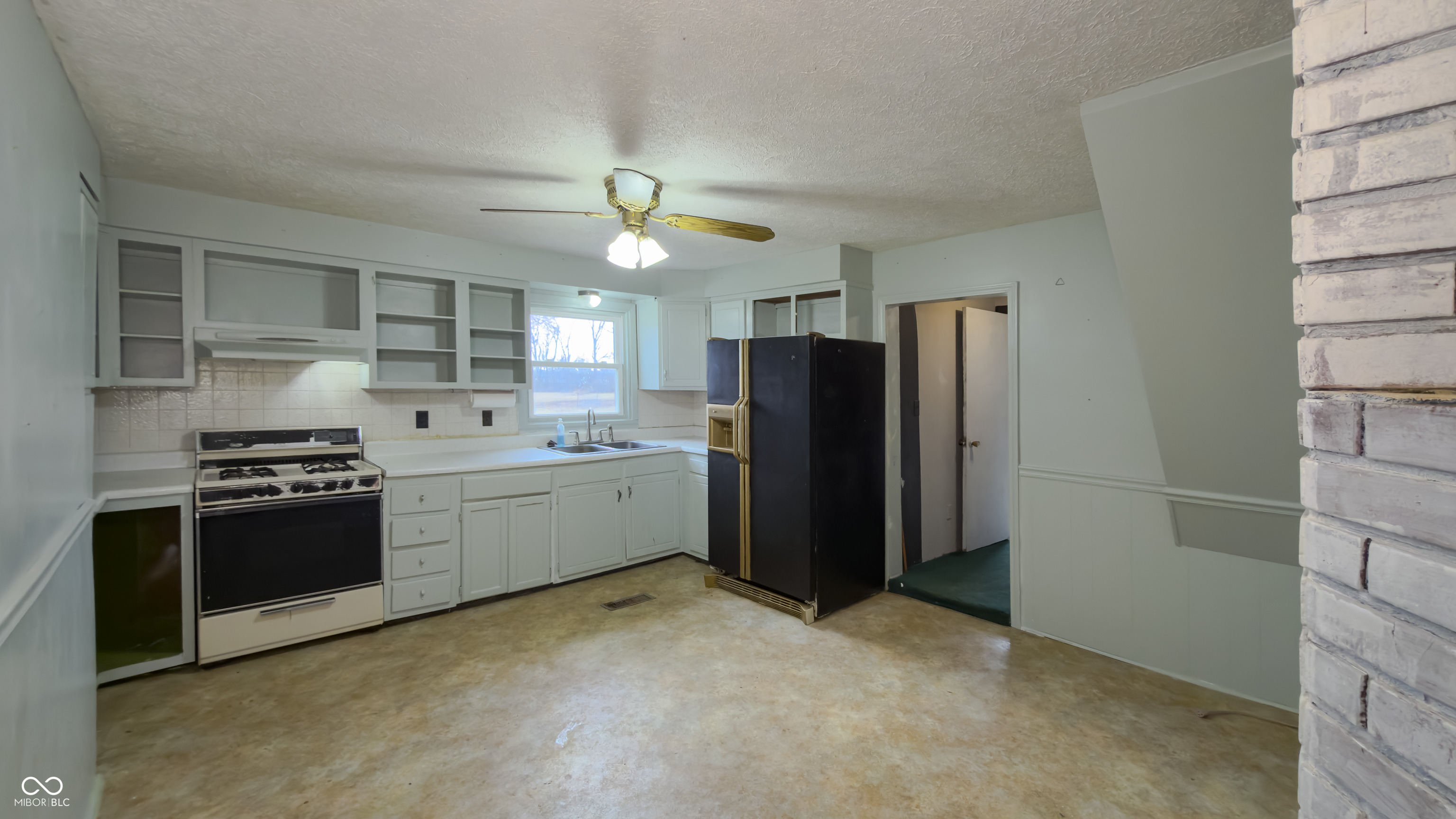 10565 East Southport Road Indianapolis, IN 46259 - Photo 16 of 35