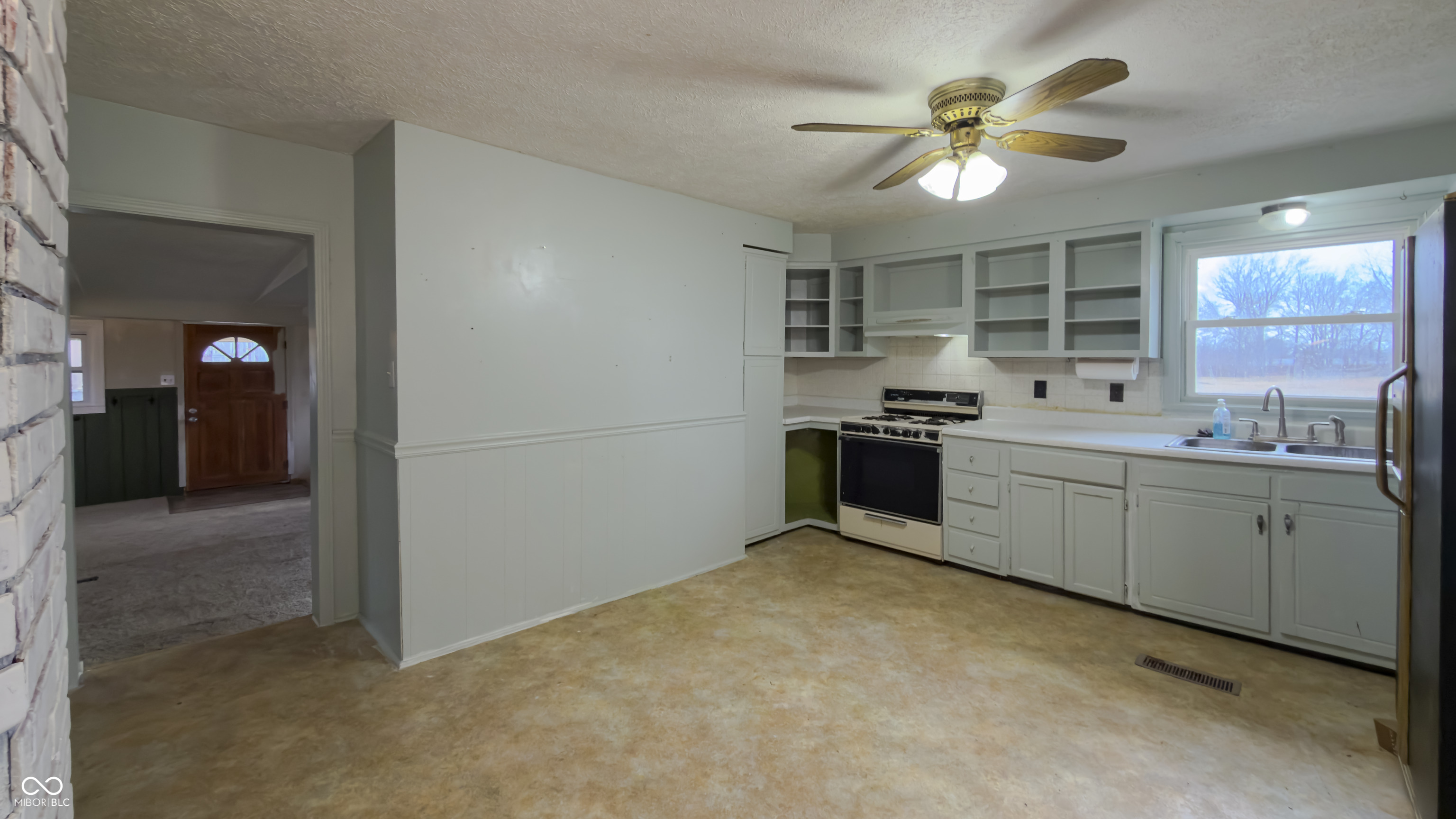10565 East Southport Road Indianapolis, IN 46259 - Photo 17 of 35
