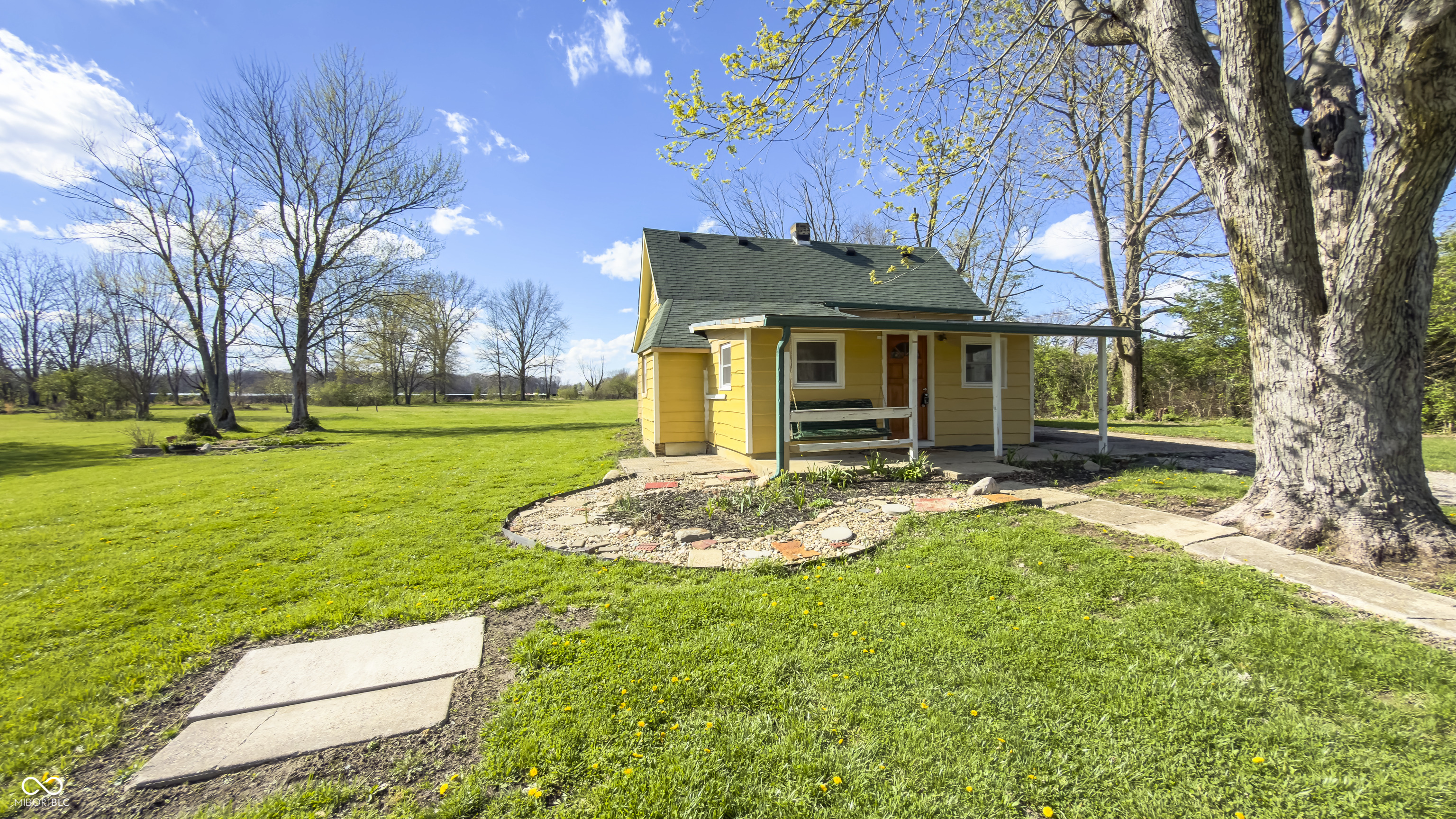 10565 East Southport Road Indianapolis, IN 46259 - Photo 3 of 35