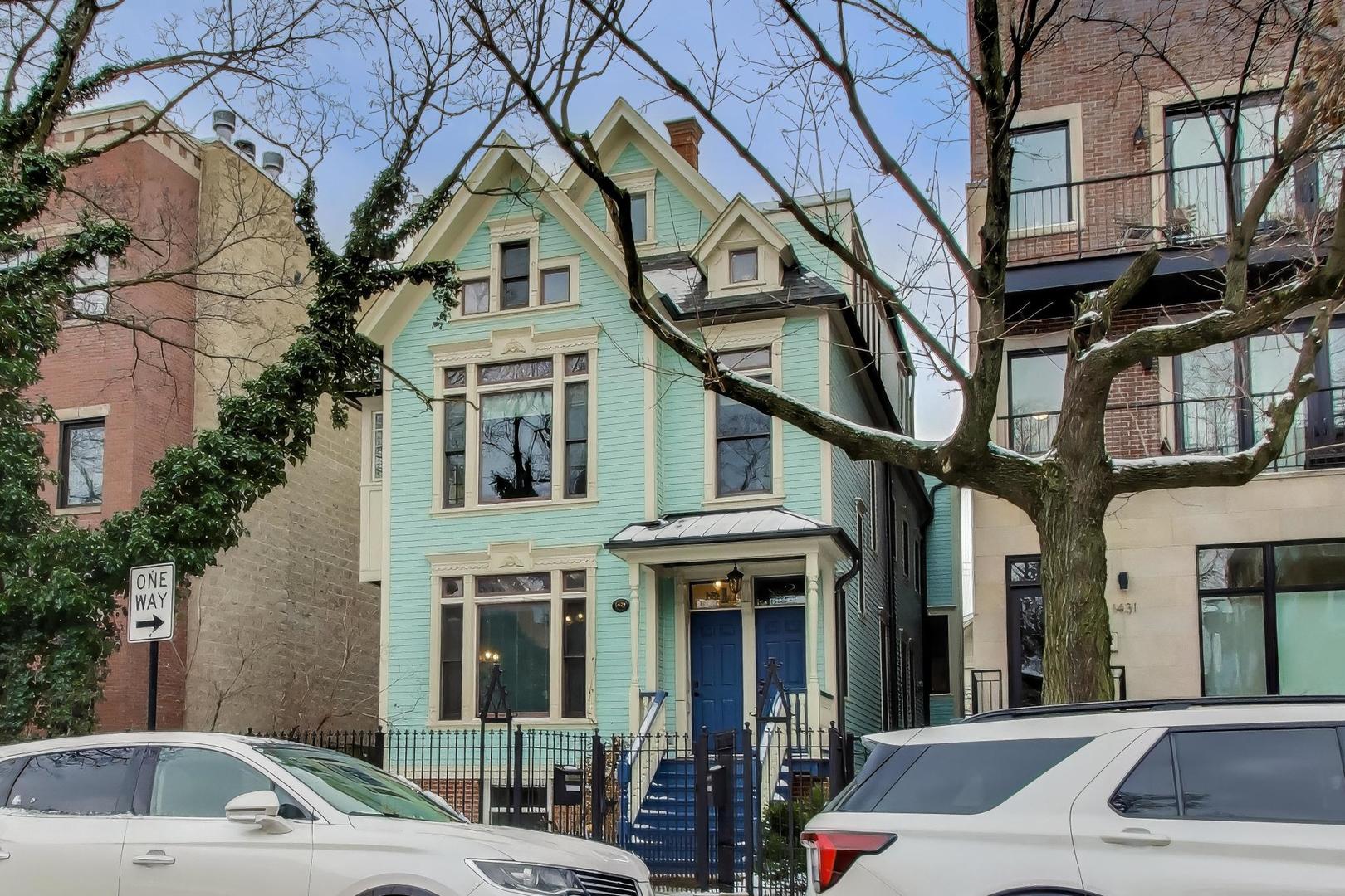 1429 West Roscoe Street, Unit 2 Chicago, IL 60657 - Photo 1 of 27