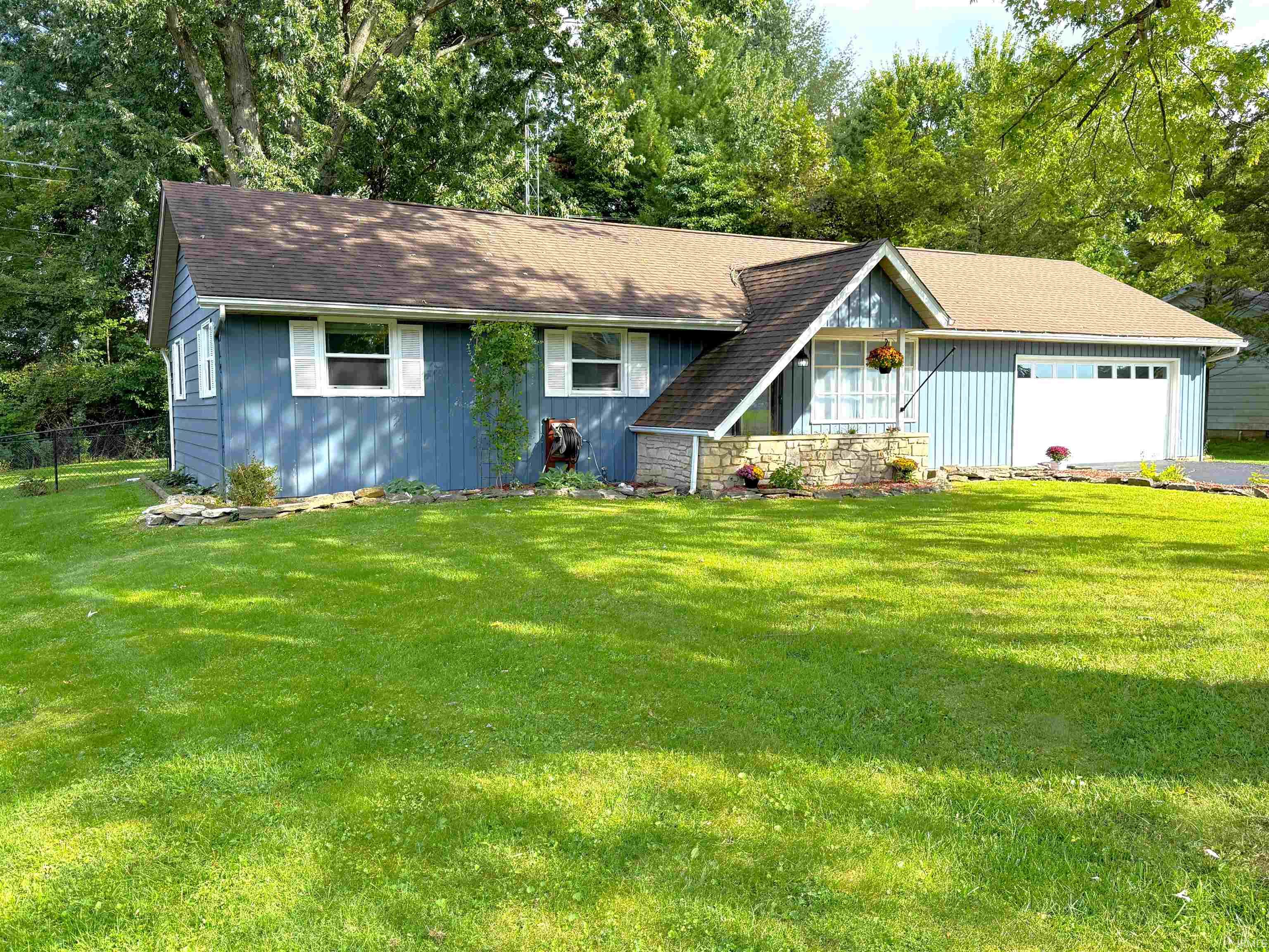 4414 North Ridgewood Drive Bloomington, IN 47404 - Photo 2 of 18 Gallery Image 2