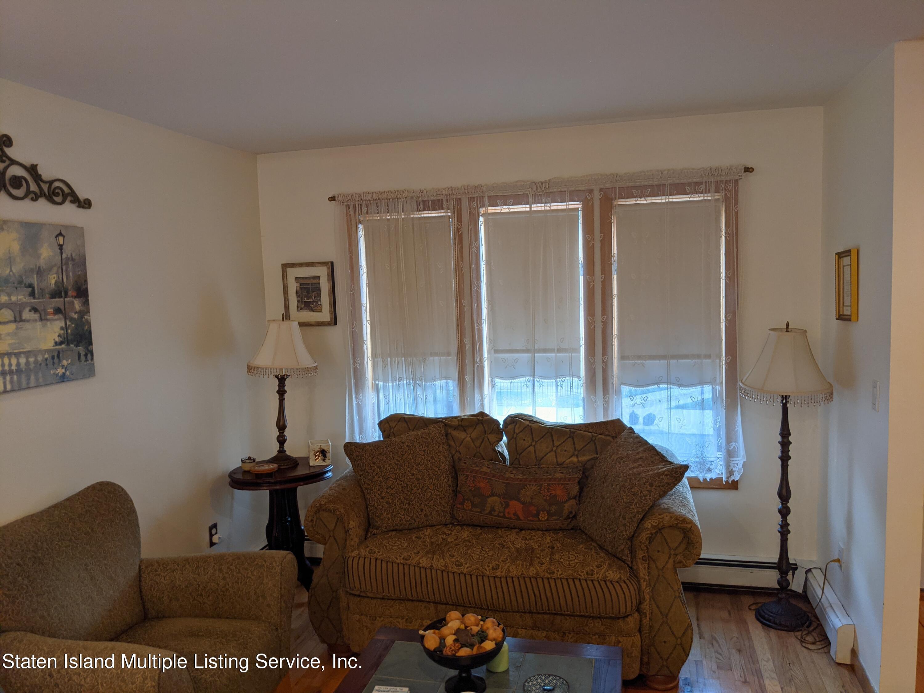 136 Robin Road Staten Island, NY 10305 - Photo 8 of 30 PXL_20210825_230647149