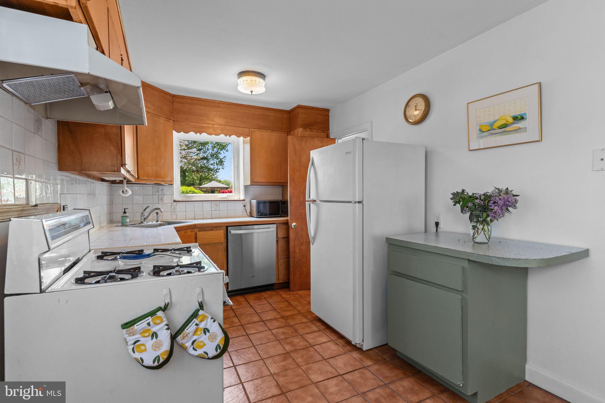 2602 Horsham Road Hatboro, PA 19040 - Photo 4 of 44 Gallery Image 4