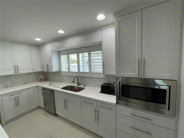 $4,000 | 4161 Southwest 102nd Avenue, Miami, FL 33165