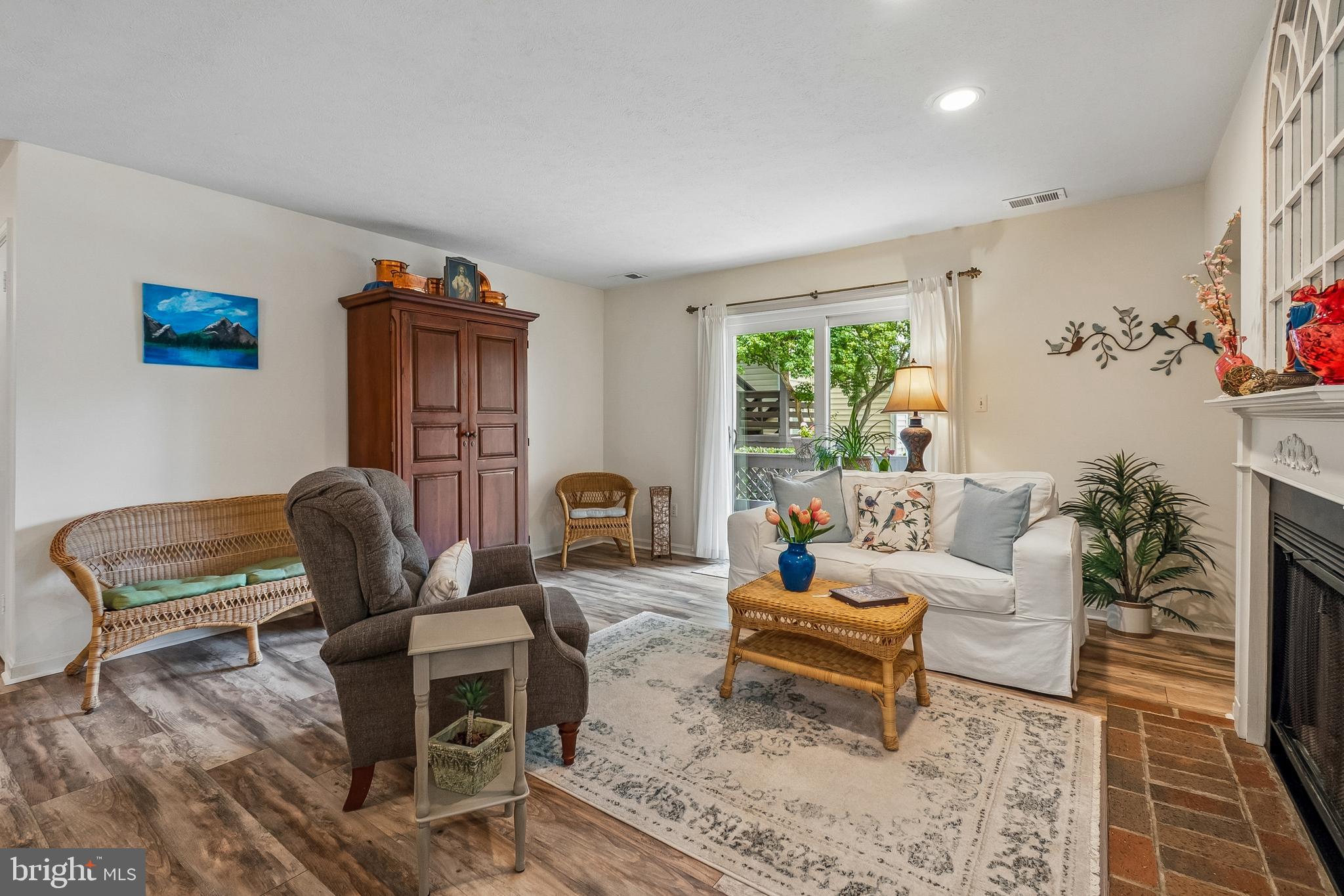 10090 Oakton Terrace Road Oakton, VA 22124 - Photo 12 of 23
