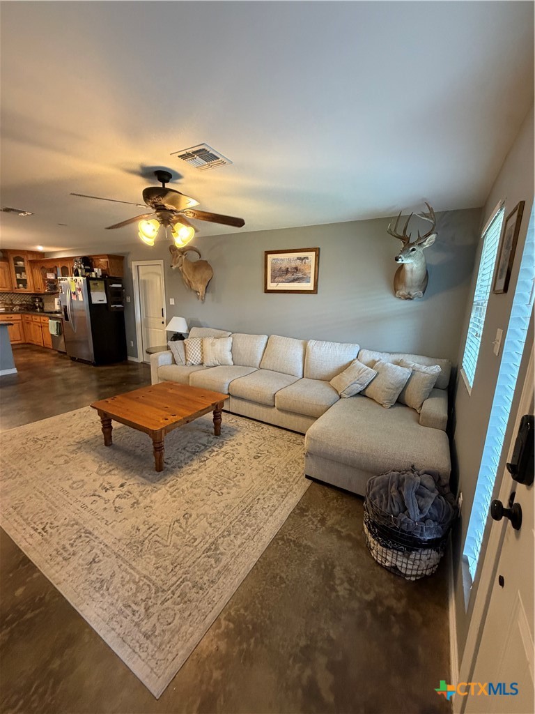 69 East Grouse Road Victoria, TX 77905 - Photo 5 of 28