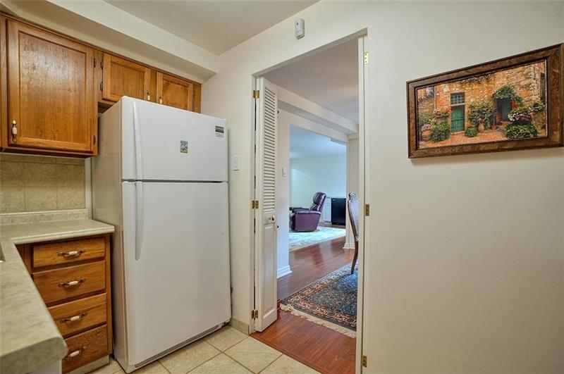 4625 Fifth Avenue, Unit 710 Pittsburgh, PA 15213 - Photo 9 of 12