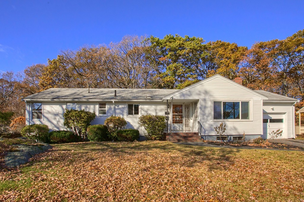 34 Oak Ridge Road Lynn, MA 01904 - Photo 1 of 29 Gallery Image 1