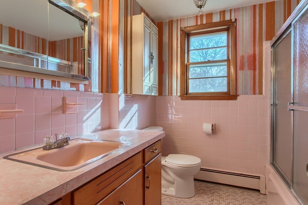 34 Oak Ridge Road Lynn, MA 01904 - Photo 11 of 29 Gallery Image 11