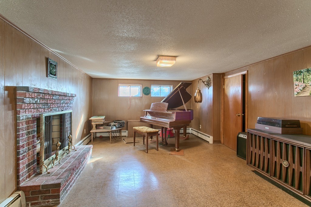 34 Oak Ridge Road Lynn, MA 01904 - Photo 19 of 29 Gallery Image 19