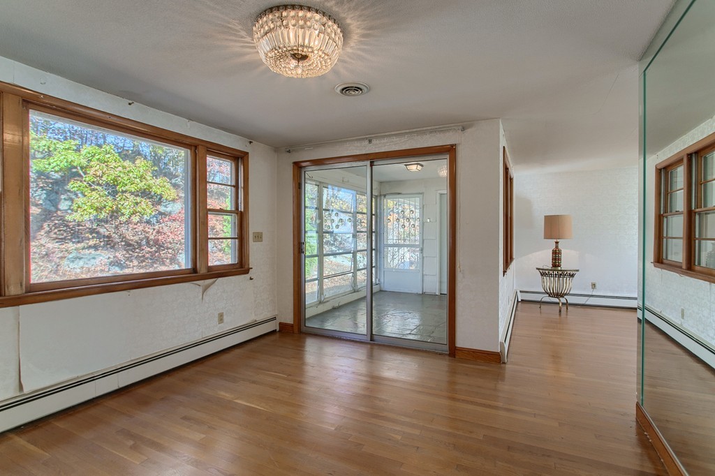 34 Oak Ridge Road Lynn, MA 01904 - Photo 5 of 29 Gallery Image 5