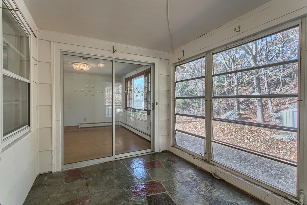 34 Oak Ridge Road Lynn, MA 01904 - Photo 7 of 29 Gallery Image 7