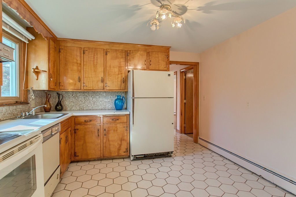 34 Oak Ridge Road Lynn, MA 01904 - Photo 10 of 29 Gallery Image 10