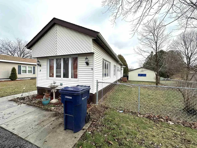 $114,900 | 7 Lapidary Lane, Janesville, WI 53548