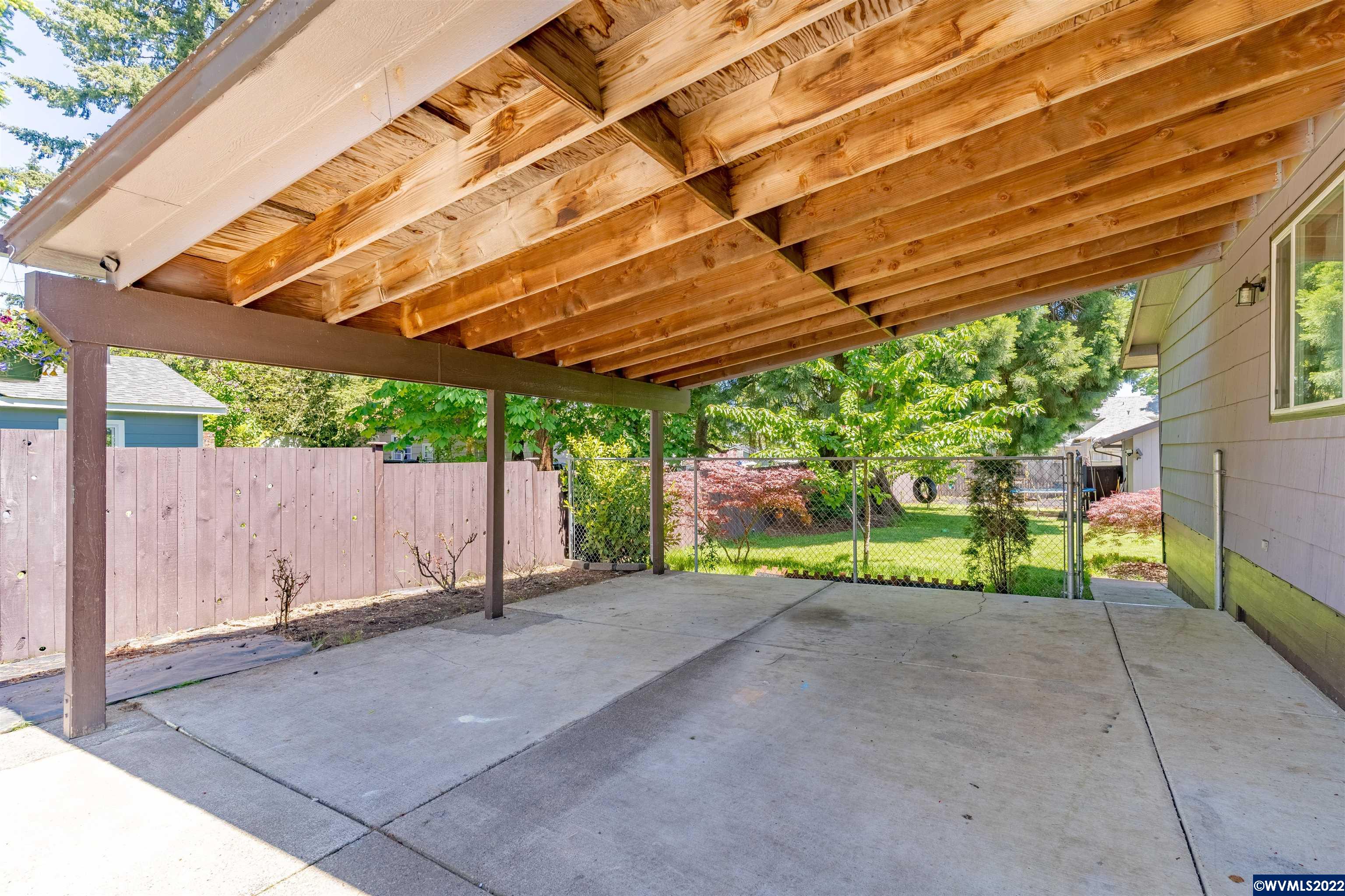 1350 Southwest Ellis Street Dallas, OR 97338 - Photo 4 of 39 Gallery Image 4